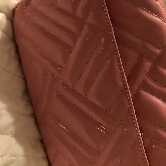 Micheal KORS Pink Patent Leather Crossbody - Picture 5 of 6